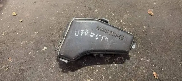 Volvo S70 V70 V70 XC Fuse box set 9128576