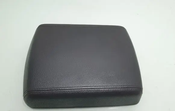 Volkswagen Touareg I Armrest 