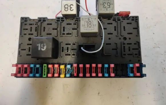 Volkswagen Multivan T4 Fuse box set 357937039