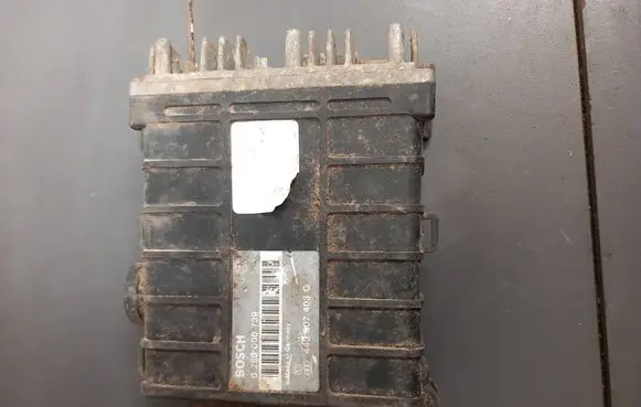 Volkswagen PASSAT B5 Engine control unit/module 0280000739 443907403G