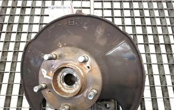 Honda Civic IX Front wheel hub spindle knuckle 