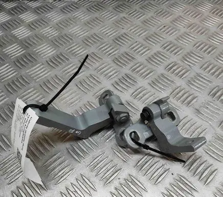 Rear door hinge set