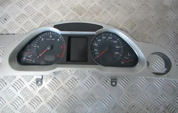 Audi A6 S6 C6 4F Speedometer (instrument cluster) 4f0920982t 4f0910930c