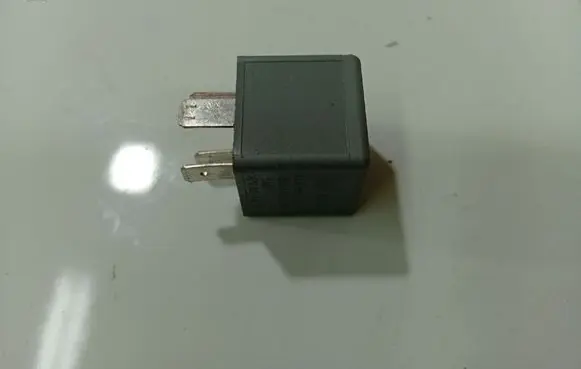 Audi Q7 4L Other relay 8D0951253A