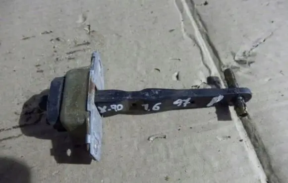Suzuki SX4 Loading door check strap stopper 9133569