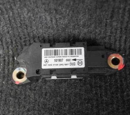 Mercedes-Benz C W203 Airbag deployment crash/impact sensor A0018209126