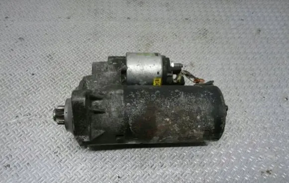 Volkswagen Golf IV Starter motor 020911023P