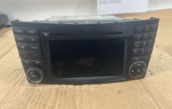Mercedes-Benz CLS C219 Radio/CD/DVD/GPS head unit A2199001100 A2199010400 A0019025900