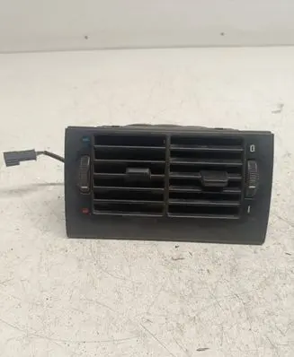 BMW 5 E39 Rear air vent grill 8376150