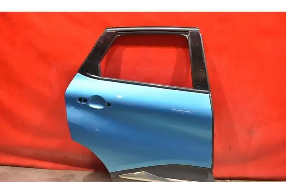 Renault Captur Rear door