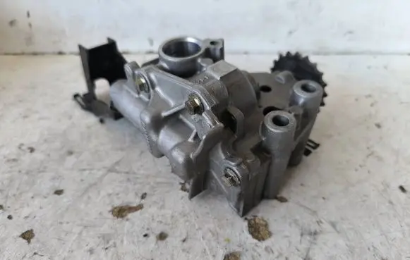 Renault Trafic II (X83) Oil pump 8200345633 8200345757