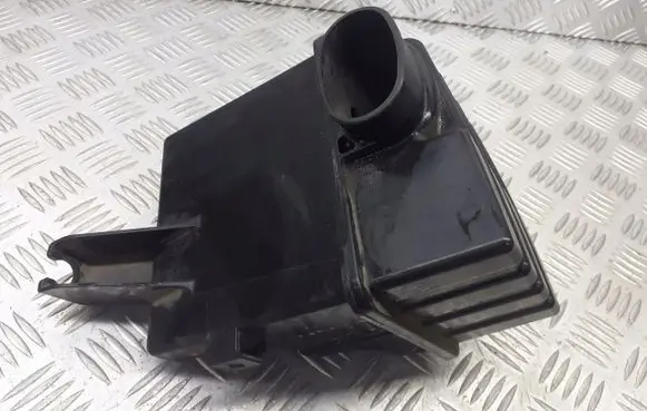 Suzuki Swift I Intake resonator 