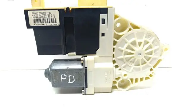 Citroen C4 I Front door window regulator motor 996388101