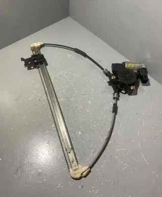Mazda 3 I Rear door window regulator motor GJ6A5858X TN774Y24 CM011730