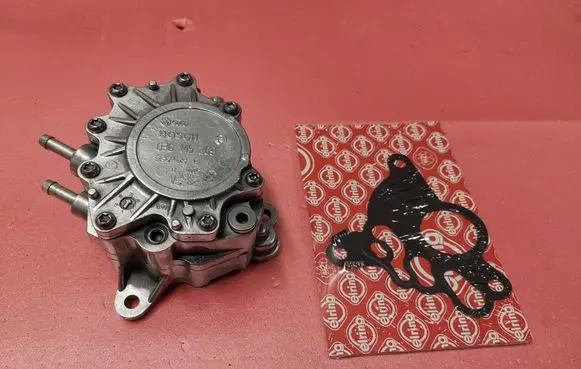 Volkswagen PASSAT B6 Vacuum pump 03G145209 03G145209C