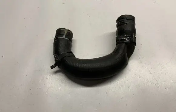 Ford Mustang VI Engine coolant pipe/hose 8CCJB2403540