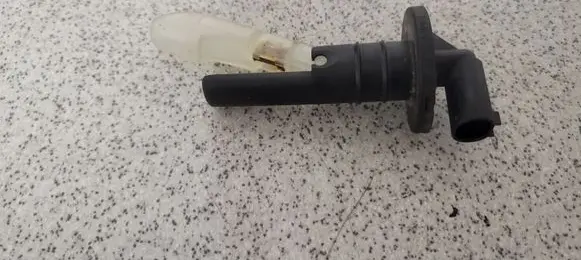 BMW 5 E39 Windshield washer fluid level sensor 8360459