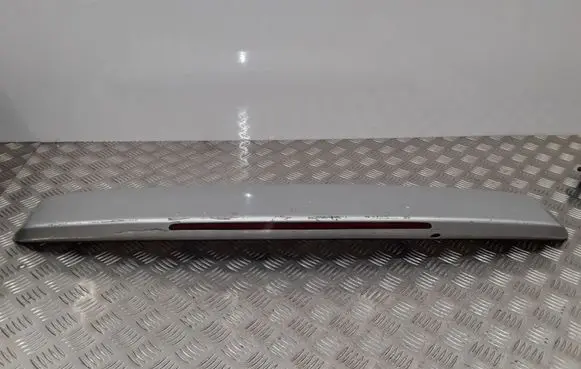 Tailgate/trunk spoiler