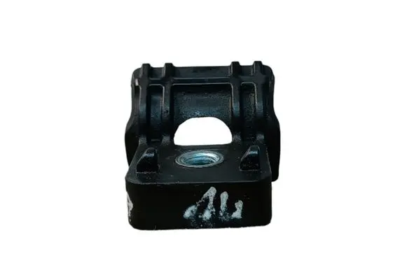 Opel Zafira C Radiator mount bracket 13250318
