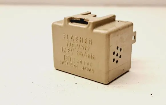 Lexus RX 330 - 350 - 400H Hazard warning light relay 8198053020 0665004951