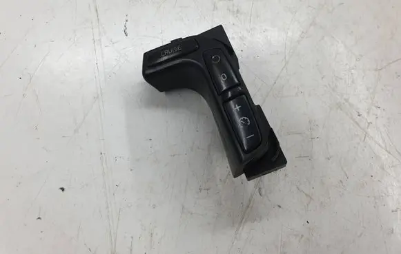 Volvo XC70 Steering wheel buttons/switches 30642018