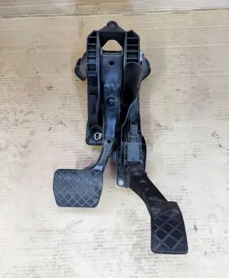 Volkswagen Golf VII Brake pedal 5Q1723058BH