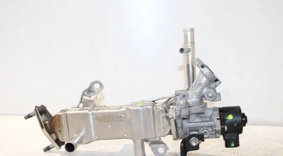 Toyota Auris 150 EGR valve cooler 2560137010 2562037120