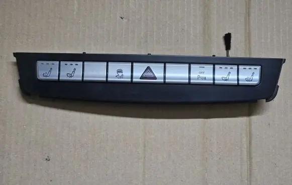 Mercedes-Benz GL X166 Seat heating switch A1668204910 1668204910