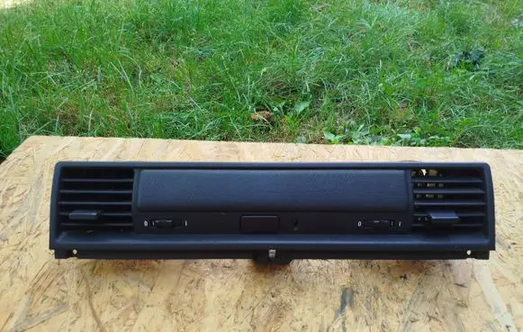 BMW 3 E36 Dash center air vent grill 8162022