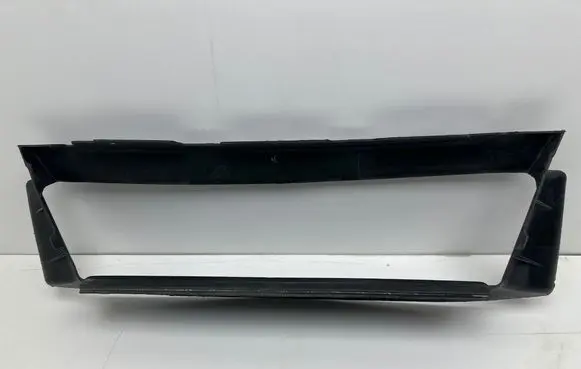 BMW 1 E82 E88 Intercooler air channel guide 8051604 10268110