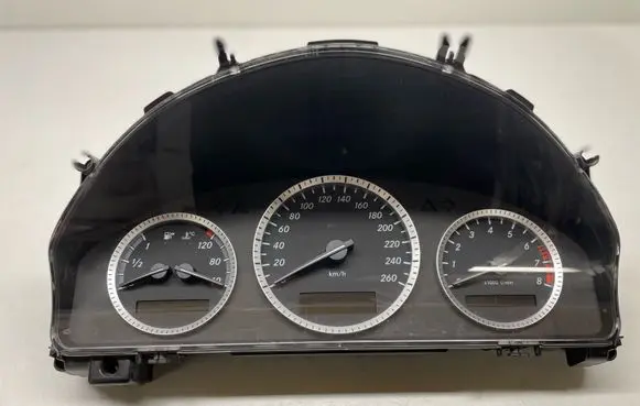 Mercedes-Benz C W204 Speedometer (instrument cluster) 2049002202 A2049002202