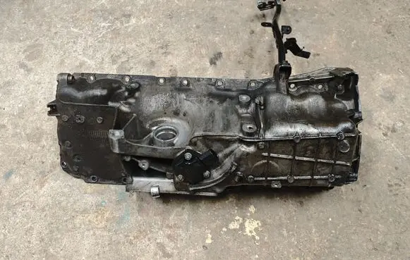 BMW 5 F10 F11 Oil sump 1113676984 676984 111367698410