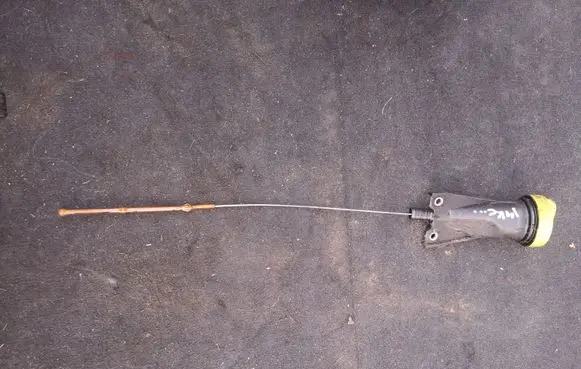 Nissan Juke I F15 Oil level dip stick 