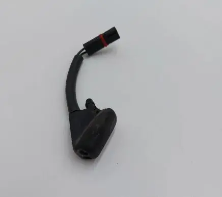 Windshield washer spray nozzle