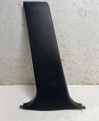 BMW 5 E34 (C) pillar trim 81388579
