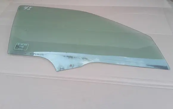 Peugeot 406 Front door window glass four-door E243R000685 DOT43AS2M134