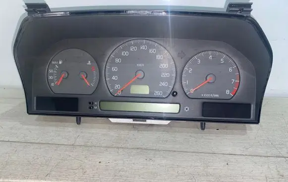 Volvo V70 Speedometer (instrument cluster) 9451530 9472725