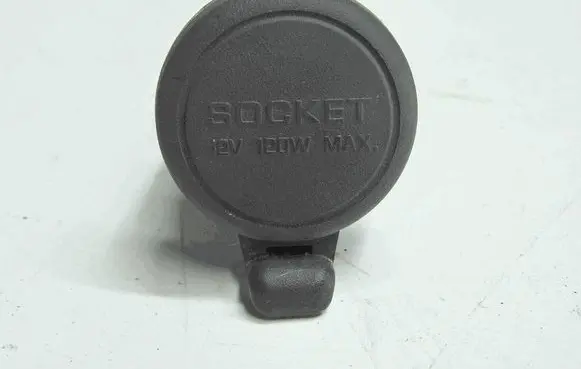 Nissan Leaf I (ZE0) 12 V Socket (front) 