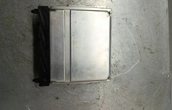 Volvo V70 Engine control unit/module 30646978A