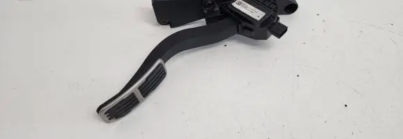 Jaguar XE Accelerator throttle pedal GX7M9F836CA J1511092050 J1516221821