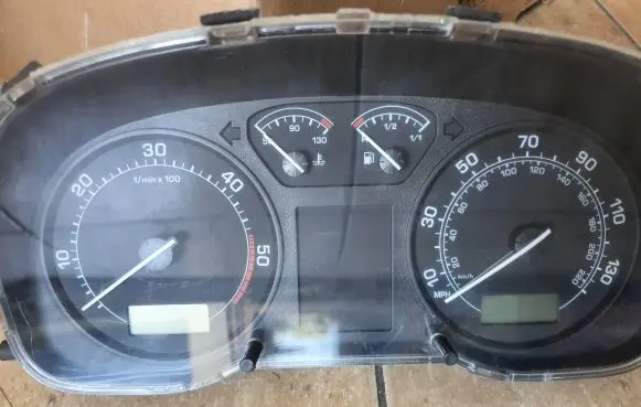 Skoda Octavia Mk1 (1U) Speedometer (instrument cluster) 1U0920901f K8DA 1100801461