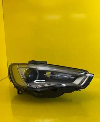 Audi A3 S3 8V Headlight/headlamp 8V0941006C
