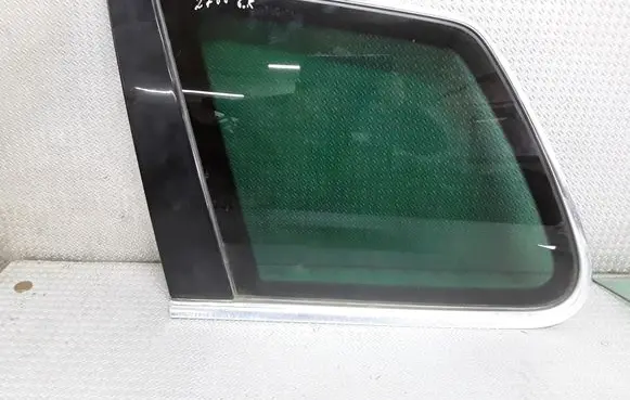 Volkswagen Touareg I Rear side window