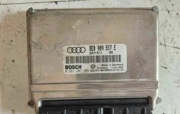 Audi A6 S6 C7 4G Engine control unit/module 8E0909557E 26SA8503 0261207754