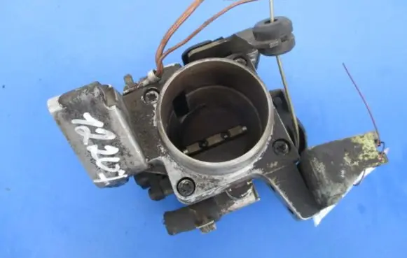 Opel Corsa B Throttle body valve 