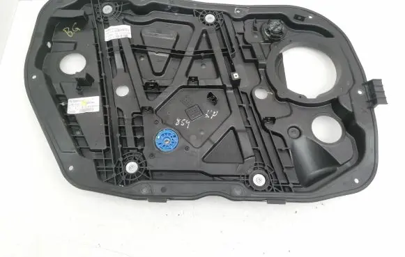 KIA Ceed Front window lifting mechanism without motor 82470J7110
