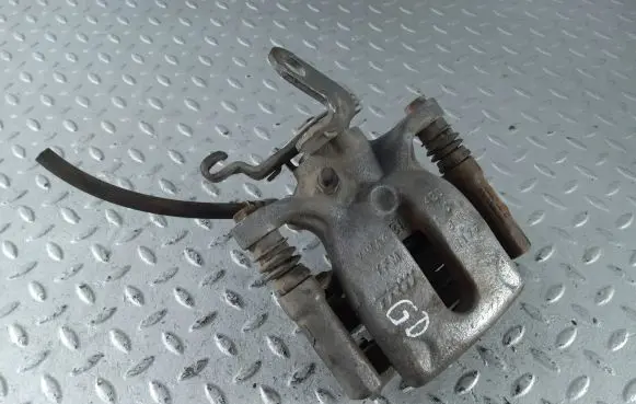 Volkswagen PASSAT B8 USA Rear brake caliper 5QM615424A 5QM615426A