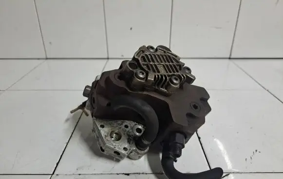 Volvo S80 Fuel injection high pressure pump 8642777 0445010043 015705