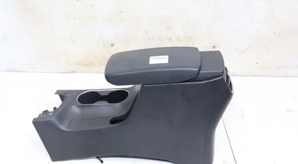 Hyundai Elantra VI Center console 84610-F2100L