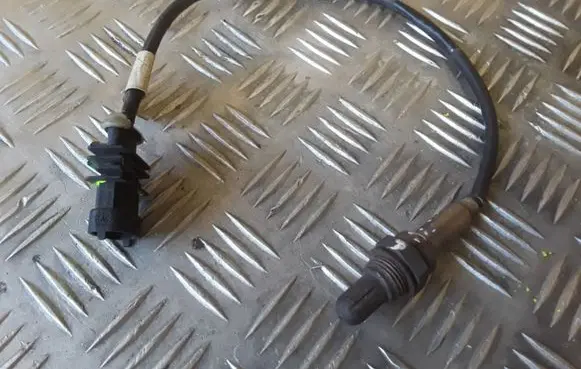 Opel Zafira B Lambda probe sensor 55561425